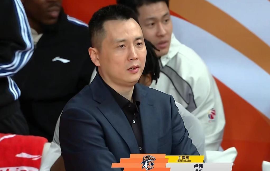 PG模拟器官网-上海男篮30分大胜，弗格36分大爆发，邹阳空砍18分6篮板4抢断！