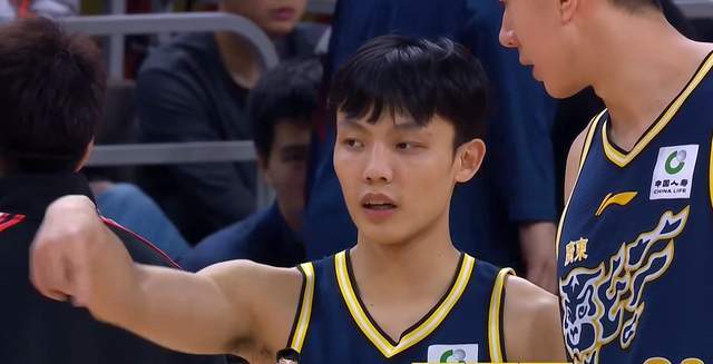 pg电子娱乐平台-伤势不乐观，依旧去报到！杜锋爱徒好样的，郭士强会留下他吗？