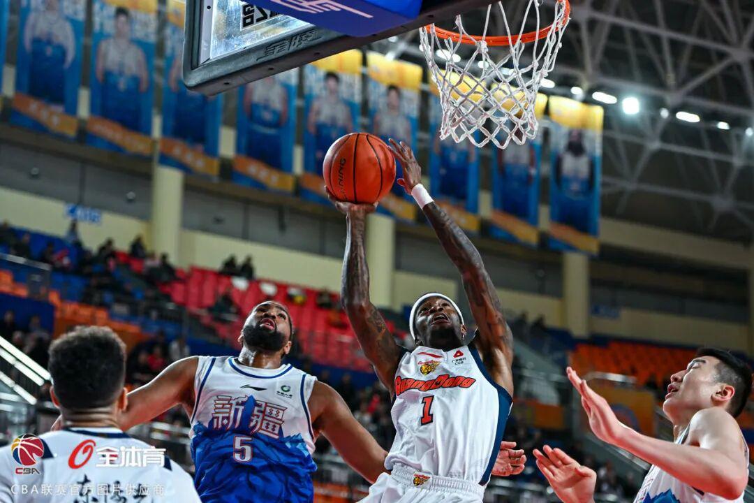 PG模拟器在线试玩-下半场进攻乏力，华南虎客场憾负新疆